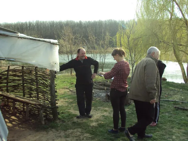 В лісі на Хмельниччині знайшли тіло 64-річного чоловіка з рубаними ранами на голові — фото 1