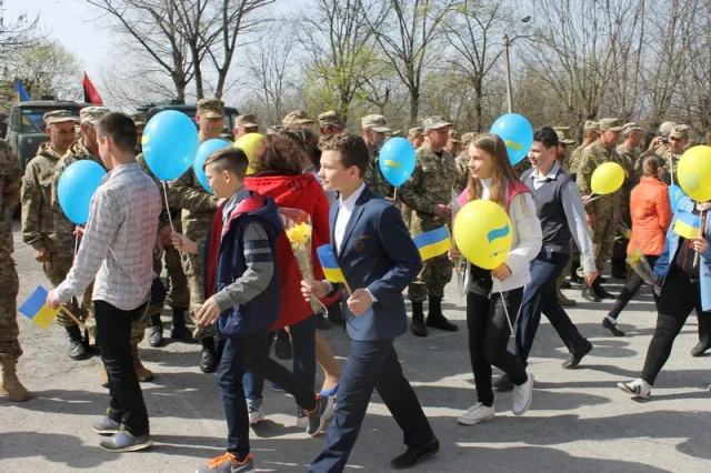 Військовослужбовці повернулись із зони АТО — фото 2