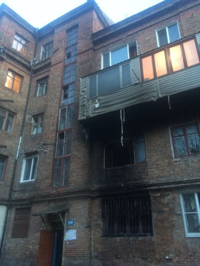 В Хмельницькому згоріла квартира в п'ятиповерховому житловому будинку — фото 5