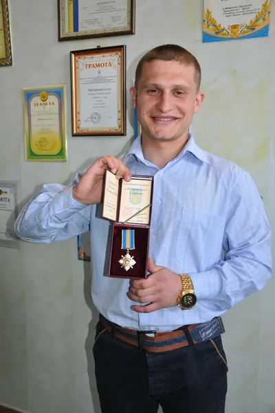 Учасника АТО Романа Сливоцького нагороджено орденом «За мужність» III ступеня — фото 1