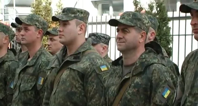 Хмельницькі богданівці відправились в зону АТО: серед них двоє дівчат — фото 1