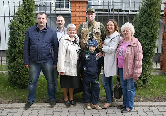 Хмельницькі богданівці відправились в зону АТО: серед них двоє дівчат — фото 14