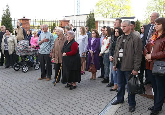 Хмельницькі богданівці відправились в зону АТО: серед них двоє дівчат — фото 3