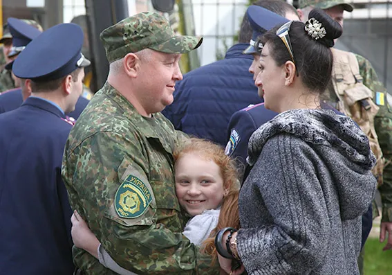 Хмельницькі богданівці відправились в зону АТО: серед них двоє дівчат — фото 5