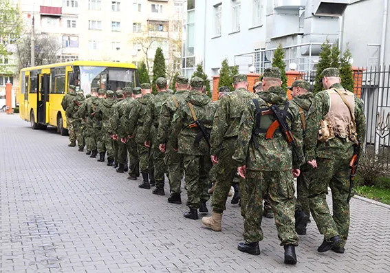 Хмельницькі богданівці відправились в зону АТО: серед них двоє дівчат — фото 8