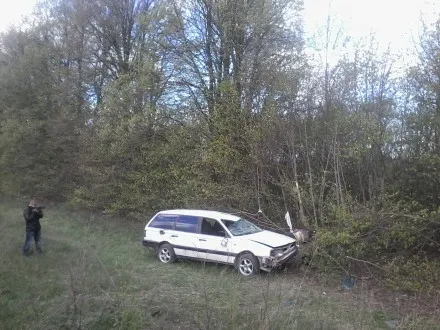 У Волочиському районі сталася смертельна ДТП - загинуло дві людини — фото 1