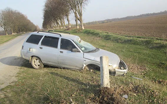 41-річний чоловік вкрав у гостя автомобіль, після чого потрапив на ньому у ДТП — фото 1