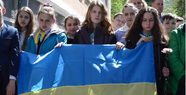 У Кам'янці-Подільському встановили меморіальну дошку бійцю АТО Сергію Мелимуці — фото 2
