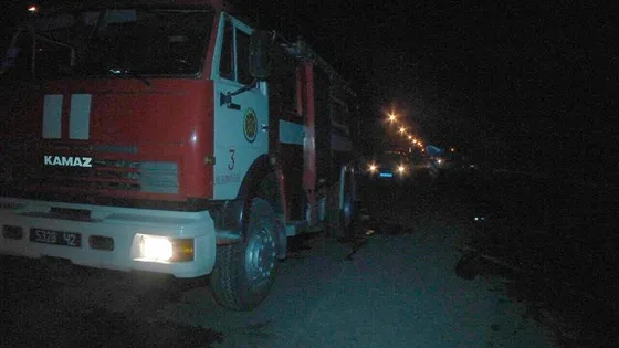 У Хмельницькому автівка злетіла з дороги та загорілась: водій та пасажир загинули на місці — фото 3