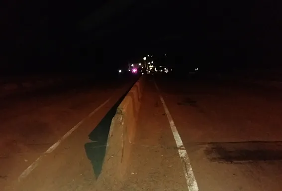 У Хмельницькому автівка злетіла з дороги та загорілась: водій та пасажир загинули на місці — фото 4