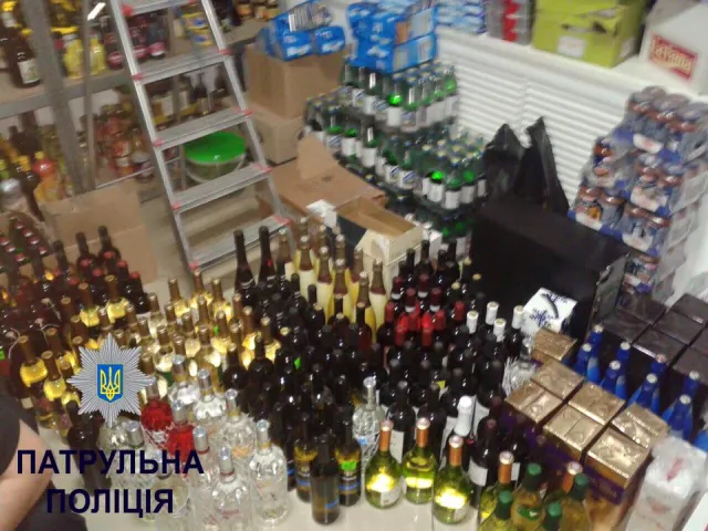 У магазині на проспекті Миру вилучили незаконного алкоголю на 400 тис. грн. — фото 1