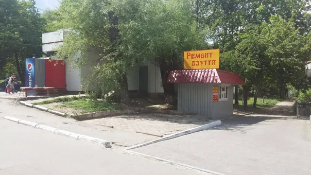 У Хмельницькому продовжують демонтувати незаконні МАФи — фото 1