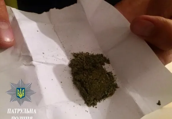 Патрульні Хмельницького затримали втікача з наркотиками — фото 1