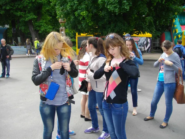 В Хмельницькому пройшла акція, присвячена Всесвітньому дню пам’яті людей, які померли від СНІДу — фото 1