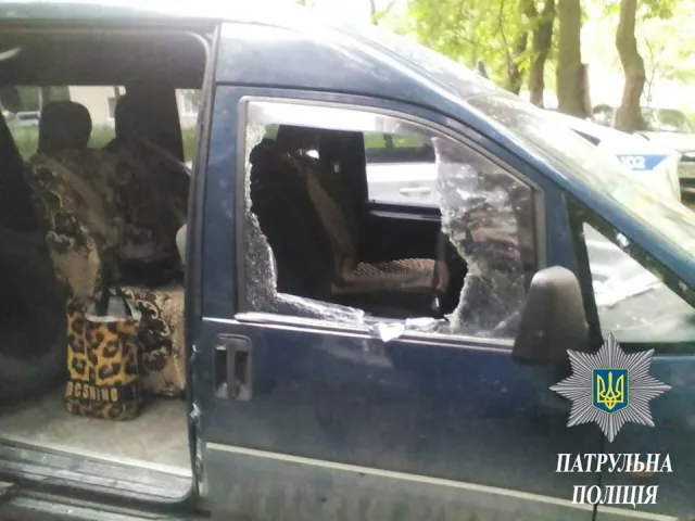 За ніч, в одному з мікрорайонів міста обікрали три автомобілі — фото 2