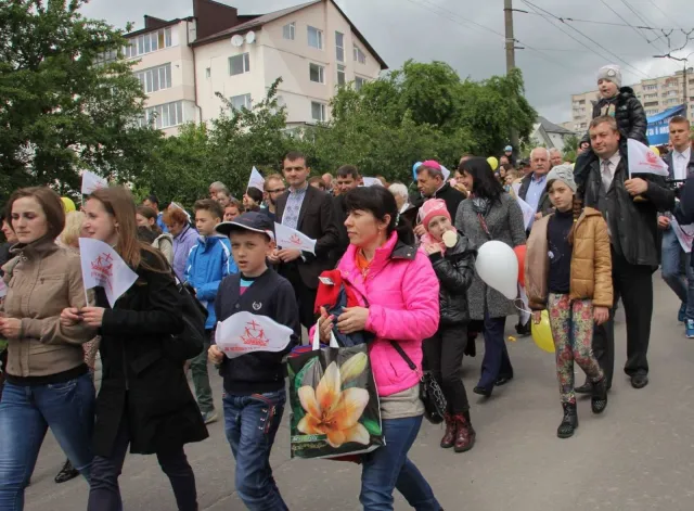 У Хмельницькому відбувся "Марш сім'ї" — фото 5