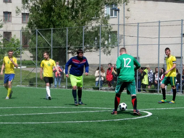В Хмельницькій гуманітарно-педагогічній академії урочисто відкрили новий спортивний майданчик — фото 9