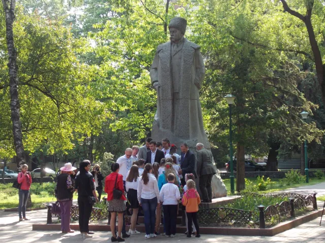 У місті пройшли Шевченківські читання "Юнь шанує Кобзаря" — фото 1