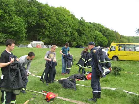 В Хмельницькій області пройшли змагання юних рятувальників "Школа безпеки" — фото 1