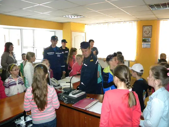 На День відкритих дверей до рятувальників завітали школярі — фото 3