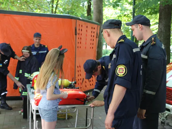 Діти відвідали «Місто професій» та спробували себе в ролі працівників майже 60 спеціальностей — фото 3