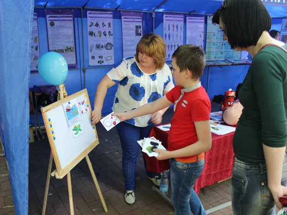 Діти відвідали «Місто професій» та спробували себе в ролі працівників майже 60 спеціальностей — фото 4