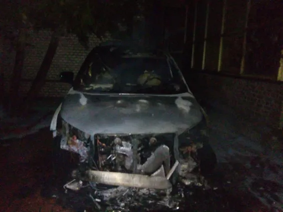 В Славуті загорівся автомобіль «Toyota» — фото 1