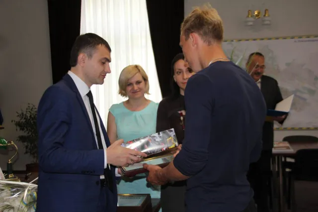 Хмельничани, які представлятимуть Україну на Олімпійських іграх, отримали по 20 тис. гривень допомоги — фото 2
