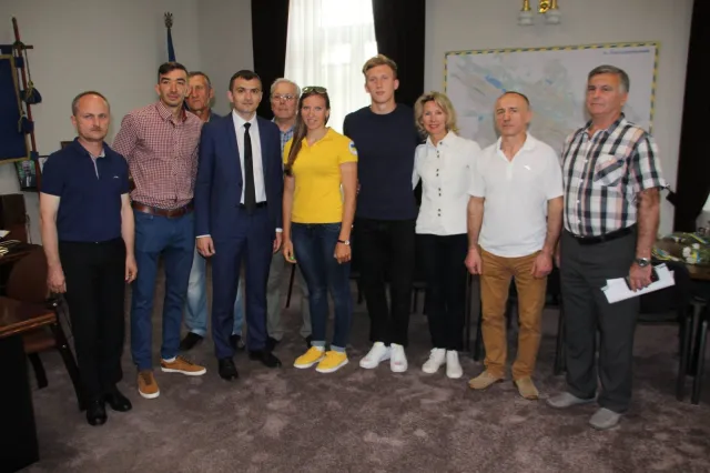 Хмельничани, які представлятимуть Україну на Олімпійських іграх, отримали по 20 тис. гривень допомоги — фото 4