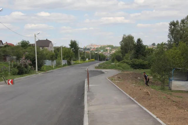 У місті продовжуються ремонтні роботи доріг — фото 2