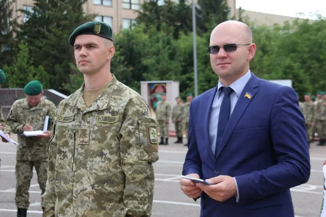 У Хмельницькому близько 500 солдатів-прикордонників склали військову присягу — фото 8