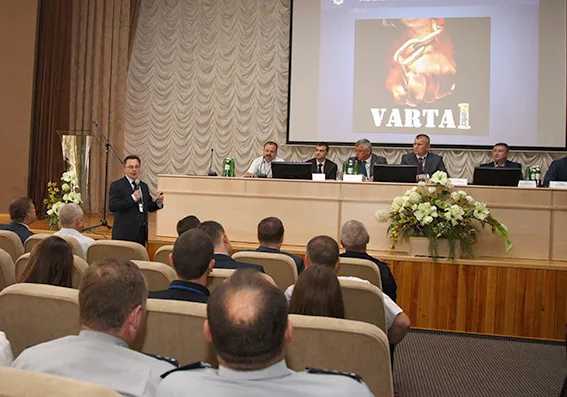 У Хмельницькому на семінарі обговорили питання взаємодії влади, правоохоронців та громадськості — фото 4