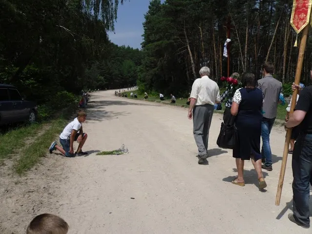 У зоні АТО загинув 41-річний прапорщик Ігор Хом'як. Ізяславщина попрощалась із загиблим Героєм — фото 13