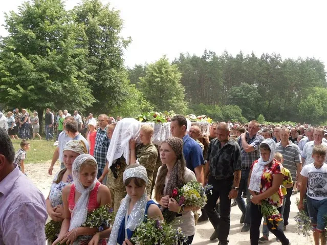 У зоні АТО загинув 41-річний прапорщик Ігор Хом'як. Ізяславщина попрощалась із загиблим Героєм — фото 18