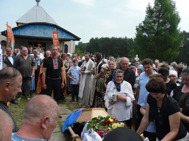 У зоні АТО загинув 41-річний прапорщик Ігор Хом'як. Ізяславщина попрощалась із загиблим Героєм — фото 19