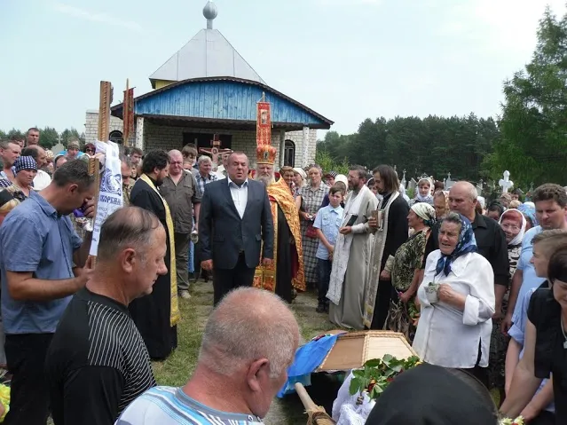 У зоні АТО загинув 41-річний прапорщик Ігор Хом'як. Ізяславщина попрощалась із загиблим Героєм — фото 2