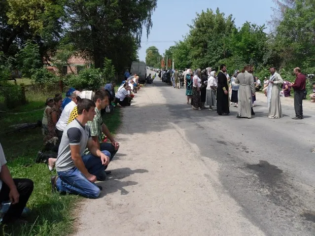 У зоні АТО загинув 41-річний прапорщик Ігор Хом'як. Ізяславщина попрощалась із загиблим Героєм — фото 5
