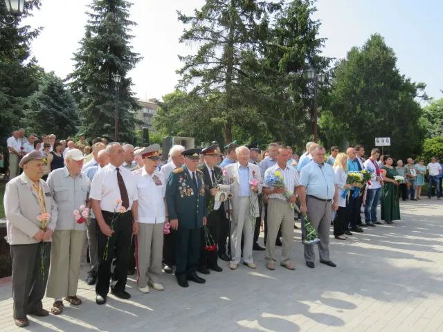 У Хмельницькому вшанували пам'яті жертв Війни в Україні — фото 2