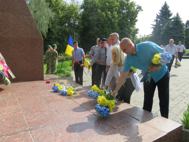 У Хмельницькому вшанували пам'яті жертв Війни в Україні — фото 4