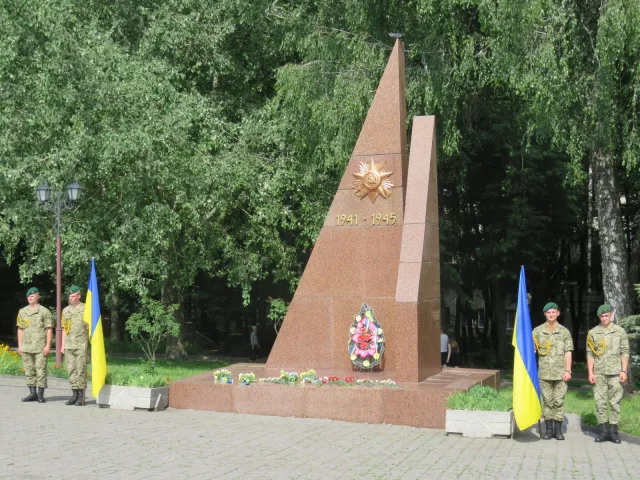 У Хмельницькому вшанували пам'яті жертв Війни в Україні — фото 8