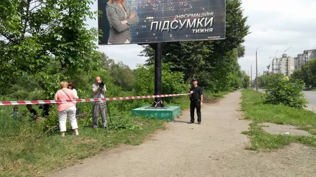 У Хмельницькому знайшли вибухівку біля одного із банків. Небезпечну знахідку знешкодили — фото 2