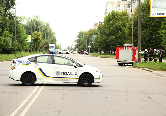 У Хмельницькому знайшли вибухівку біля одного із банків. Небезпечну знахідку знешкодили — фото 10