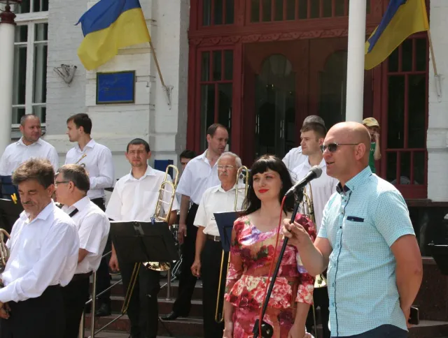 У Хмельницькому пройшло урочисте відкриття оновленого герба міста — фото 2