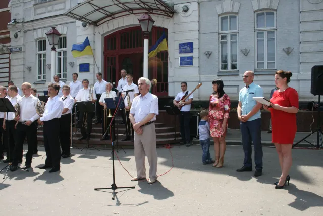 У Хмельницькому пройшло урочисте відкриття оновленого герба міста — фото 4