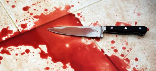 На Хмельниччині в кімнаті гуртожитку 42-річна жінка кухонним ножем вбила свого співмешканця — фото 1