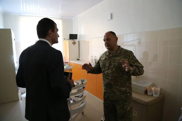 Міська рада передала військовому госпіталю сучасне стоматологічне обладнання — фото 6