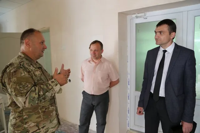 Міська рада передала військовому госпіталю сучасне стоматологічне обладнання — фото 7