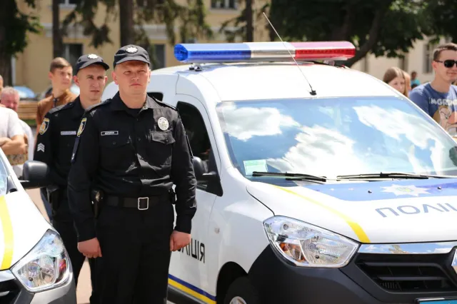 У Хмельницькому представили 20 екіпажів груп швидкого реагування патрульної поліції — фото 2