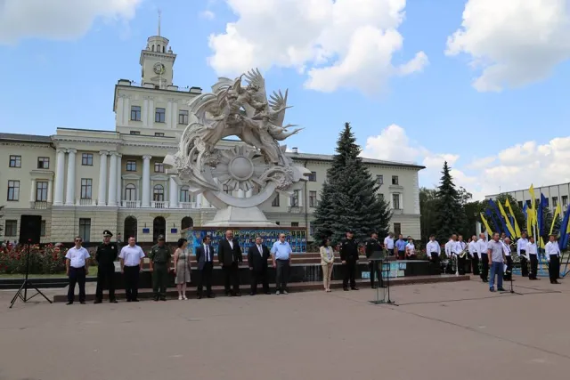 У Хмельницькому представили 20 екіпажів груп швидкого реагування патрульної поліції — фото 11