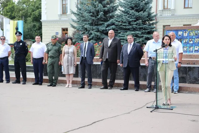 У Хмельницькому представили 20 екіпажів груп швидкого реагування патрульної поліції — фото 4